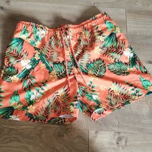 NWOT- Mens Swim Shorts - Large (36-38) Tropical